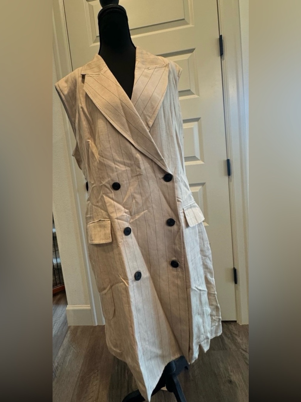 Sleeveless Double-Breasted Trench Vest - Cream